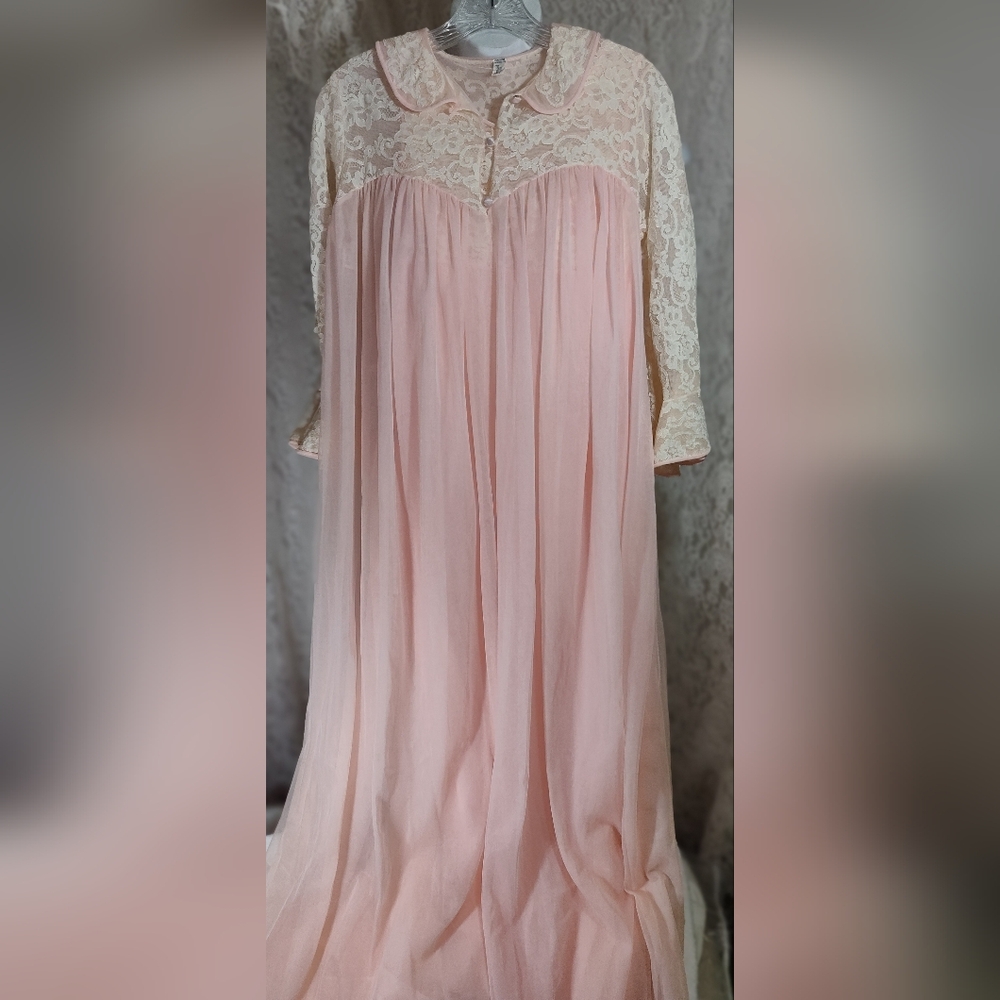 Komar Vintage Old Hollywood Sexy Peignoir Nightgown Robe Set Peachy Pink